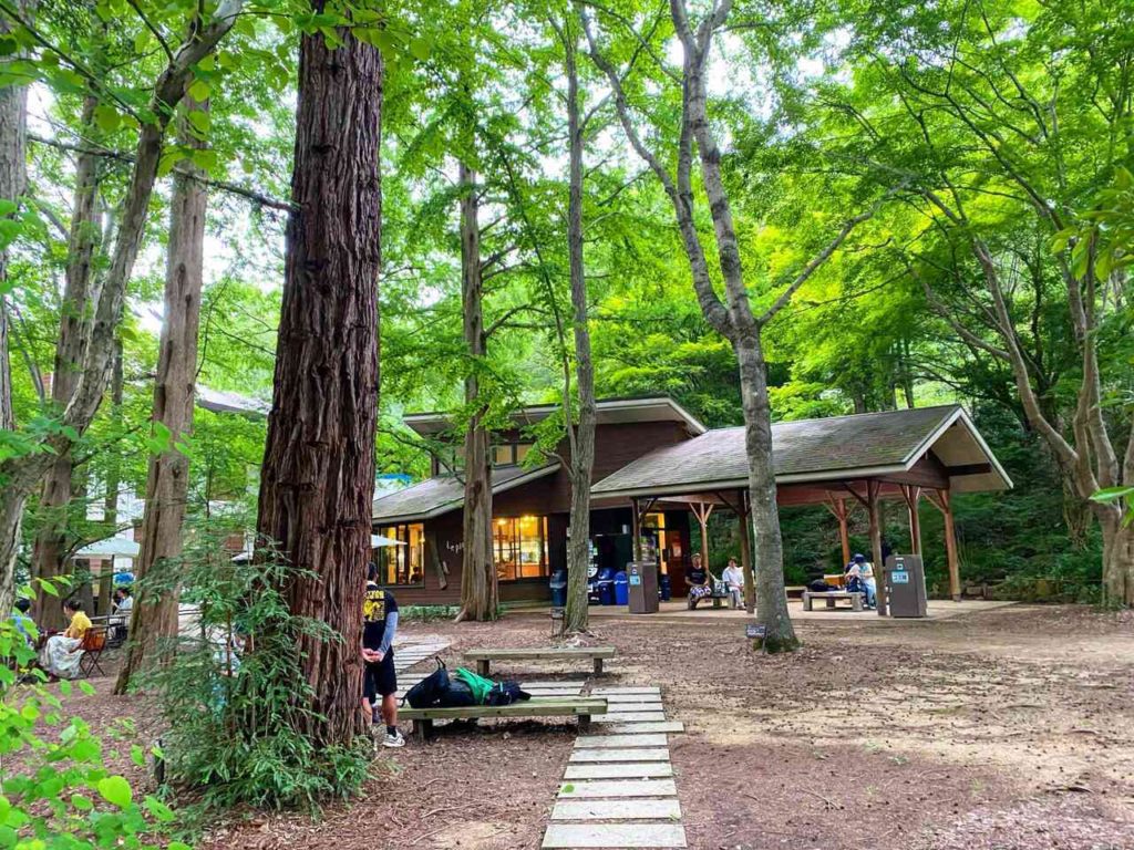 神戸森林植物園にあるカフェの外観