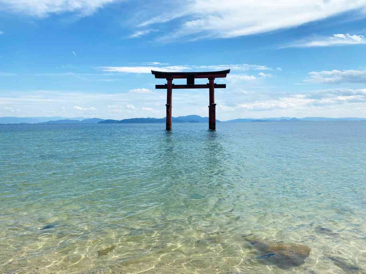 滋賀 琵琶湖に立つ神々しい鳥居で知られる絶景スポット 白鬚神社 へ 行ったところ